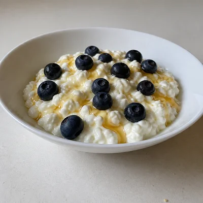 Cottage Cheese with Blueberries and Honey